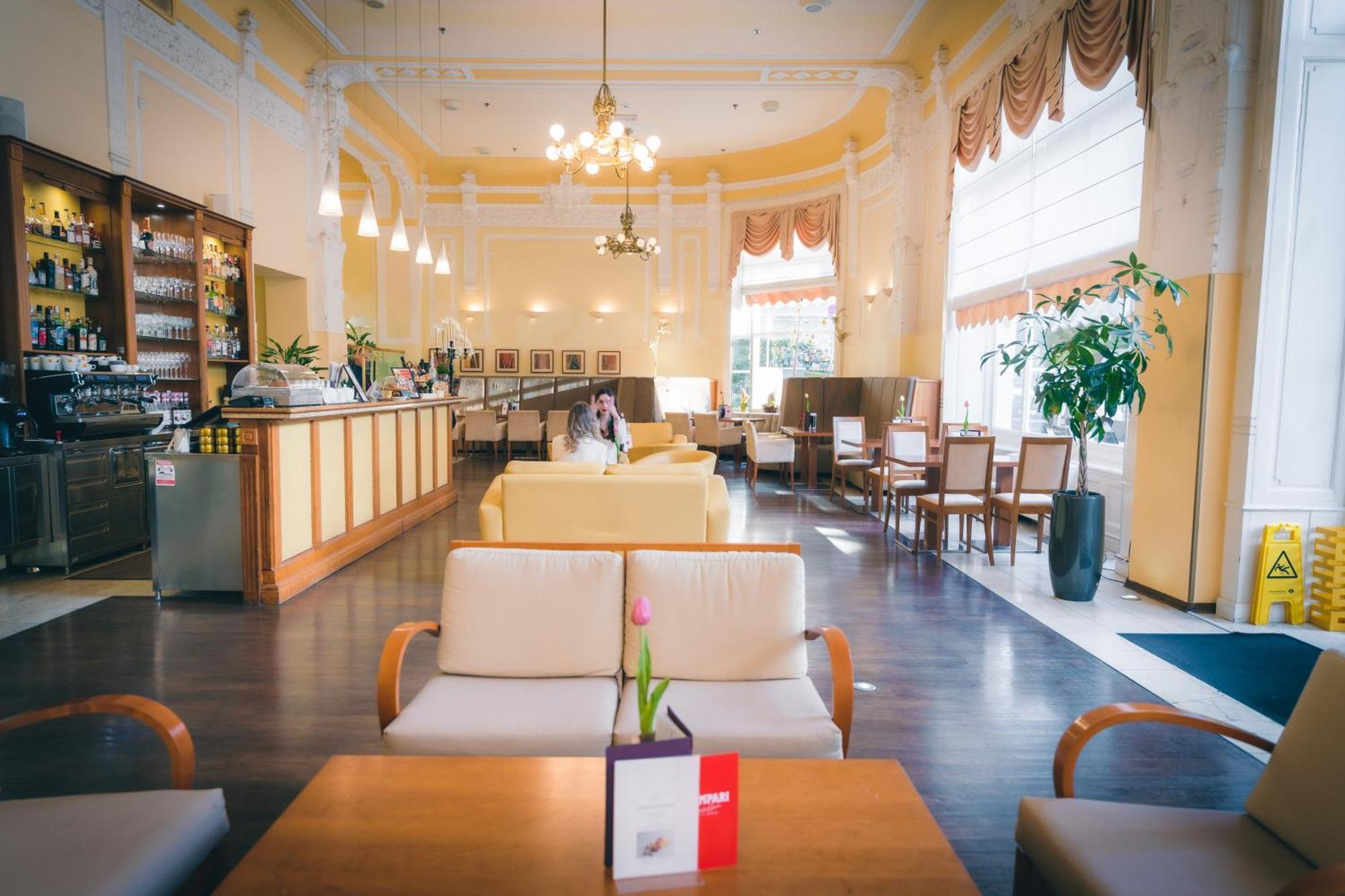 Hotel Bristol